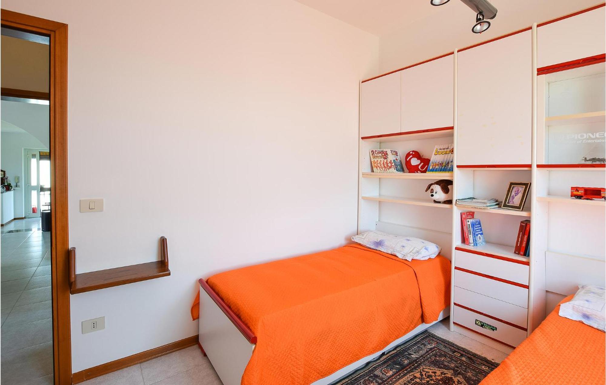 2 Bedroom Cozy Apartment In Grado Exterior foto